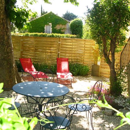 Location& Gites Sarrians Buitenkant foto
