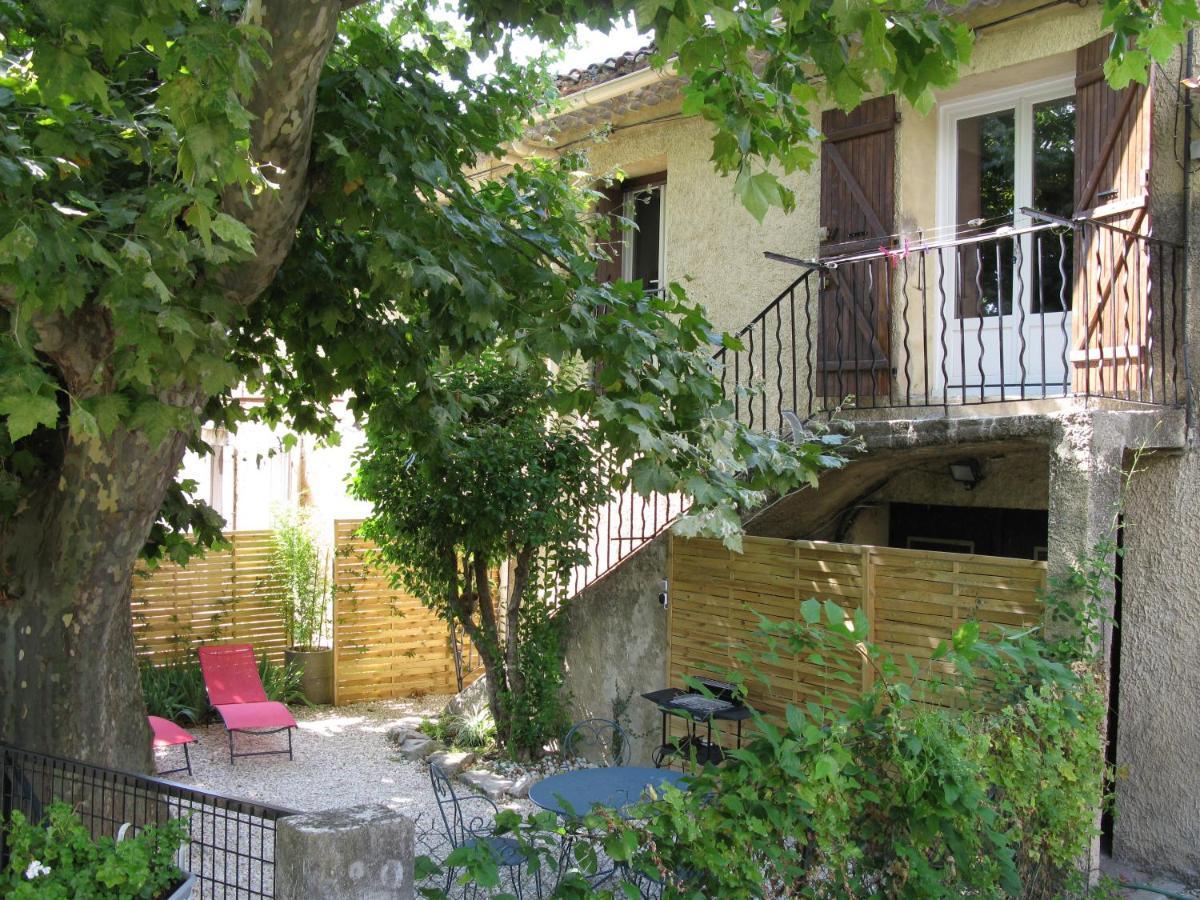 Location& Gites Sarrians Buitenkant foto