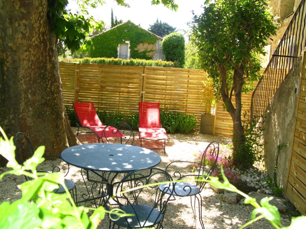 Location& Gites Sarrians Buitenkant foto